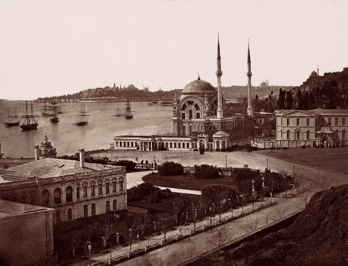 Dolmabahçe Sarayı Girişi, 1863 öncesi